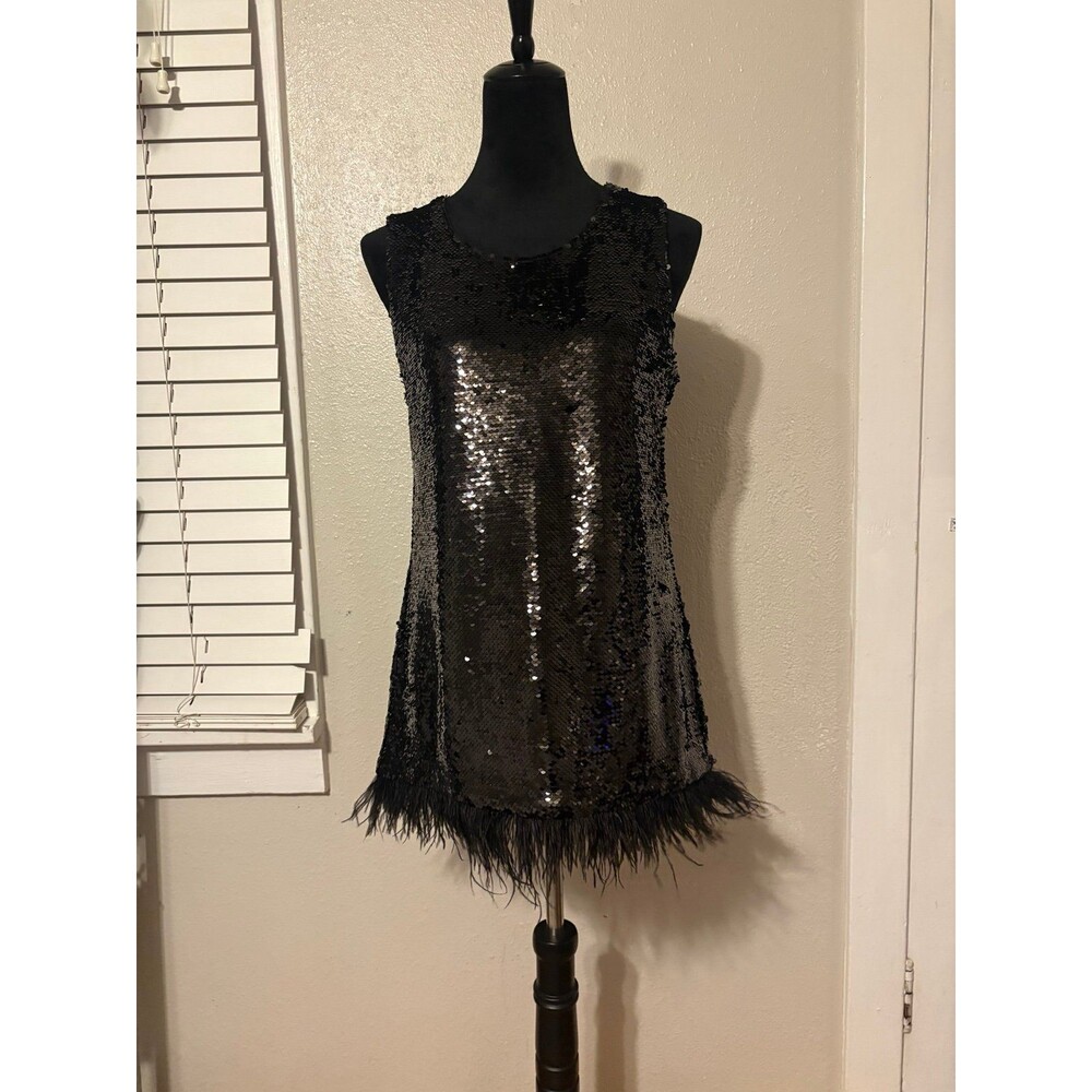 Chicos Faux Feather Hem Black Sequin Sleeveless Tunic Top Size 1 Medium